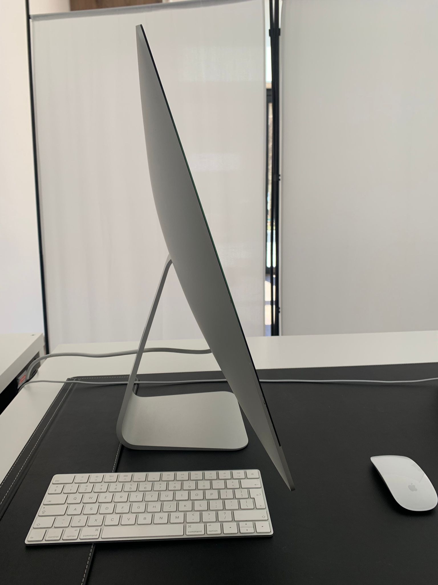 iMac A1419 27” (Late 2015) Retina 5k, 24 GB RAM, 1TB HDD + 256 GB SSD, Intel i5, 3.2 Ghz, AMD Radeon R9 M390 2GB, Magic Keyboard + Magic Mouse 2 - imagine 3
